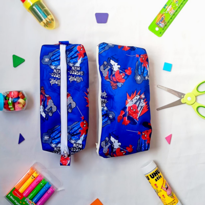 Deux trousses pour fournitures scolaires